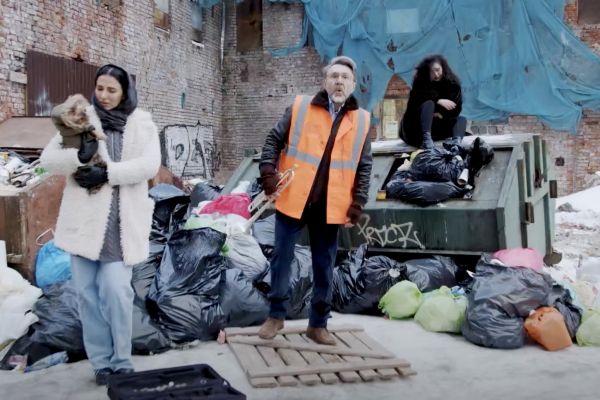 Клип Сергея Шнурова о снежно-мусорном коллапсе в Петербурге собрал более 50 млн просмотров