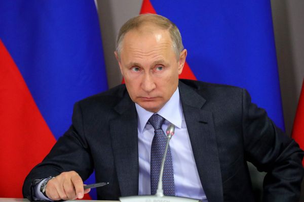 Жители Петербурга усомнились в правдивости встречи Беглова с Путиным 