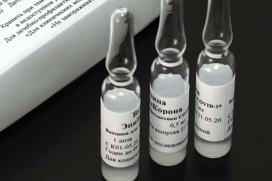 Новосибирская вакцина «ЭпиВакКорона» против коронавируса COVID-19 названа худшей в России