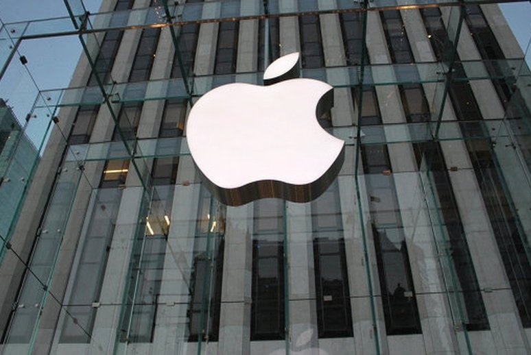 Apple согласилась взламывать iPhone для силовиков