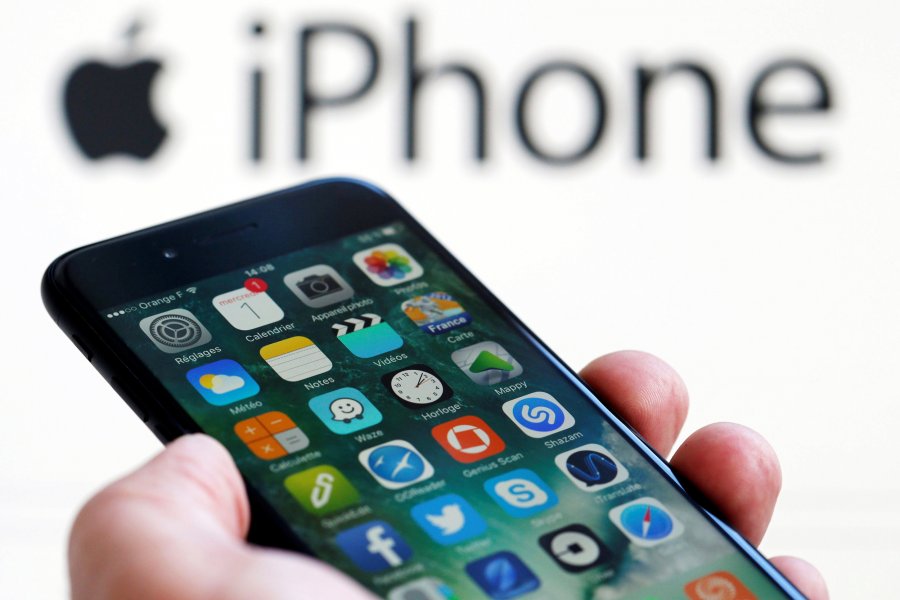 Компания Apple приостановила производство новых iPhone