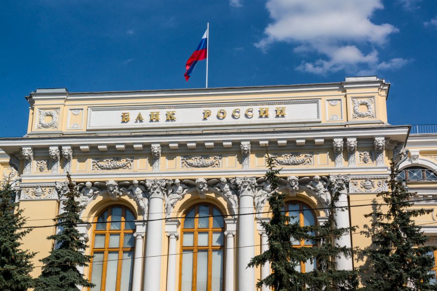 ЦБ предупредил всех граждан в России, кто переводит деньги с карты на карту