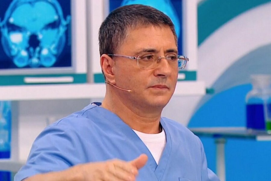 «Омикроном» переболеют все»: врач Мясников призвал пересмотреть тактику борьбы с коронавирусом