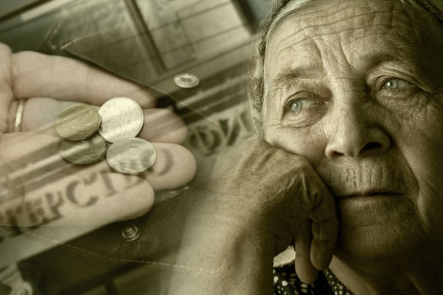 Работающим пенсионерам в РФ сообщили сразу две плохие новости