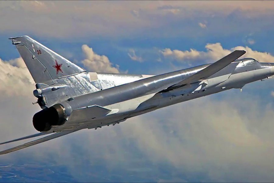 Четыре российских бомбардировщика отработали налет на секретную базу НАТО