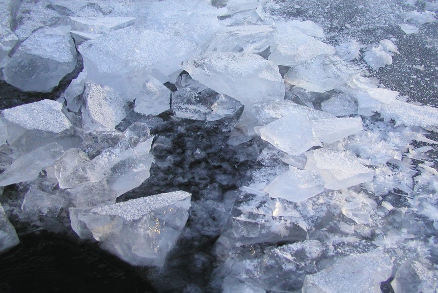 В Ленинградской области продолжаются поиски ребёнка, провалившегося под лёд