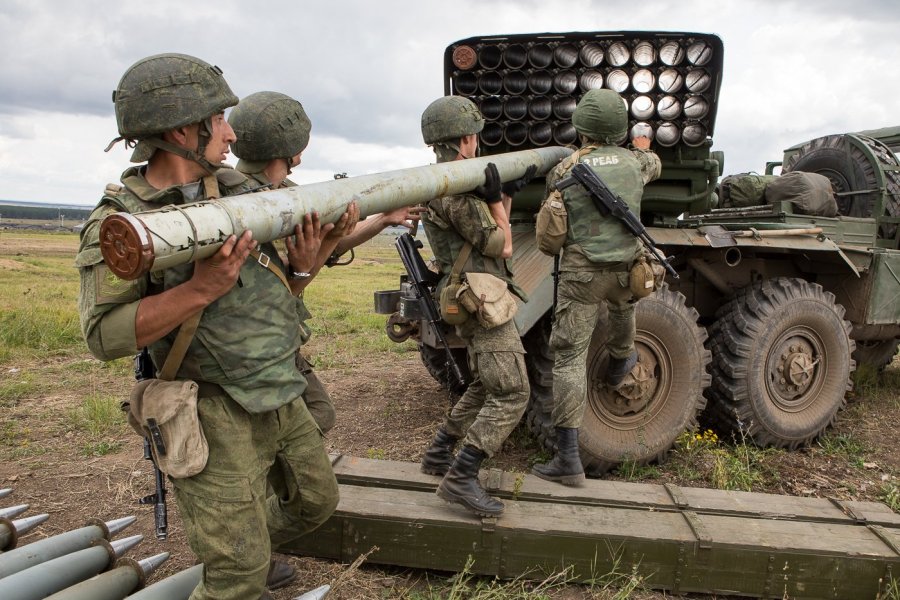 Перенджиев: российской армии следует задействовать все виды вооружения для ударов по ВСУ в Донбассе
