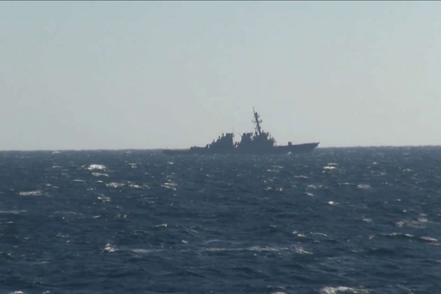 Десантные военные корабли замечены вблизи острова Змеиный