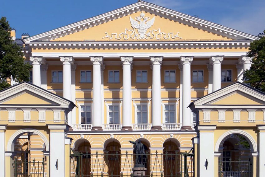 Власти Санкт-Петербурга дали крупным производственно-коммерческим структурам отсрочку по уплате местных налогов