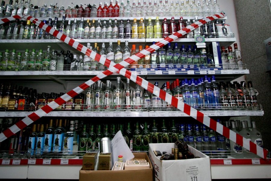 Хамзаев призвал ограничить продажу алкоголя во время мобилизации
