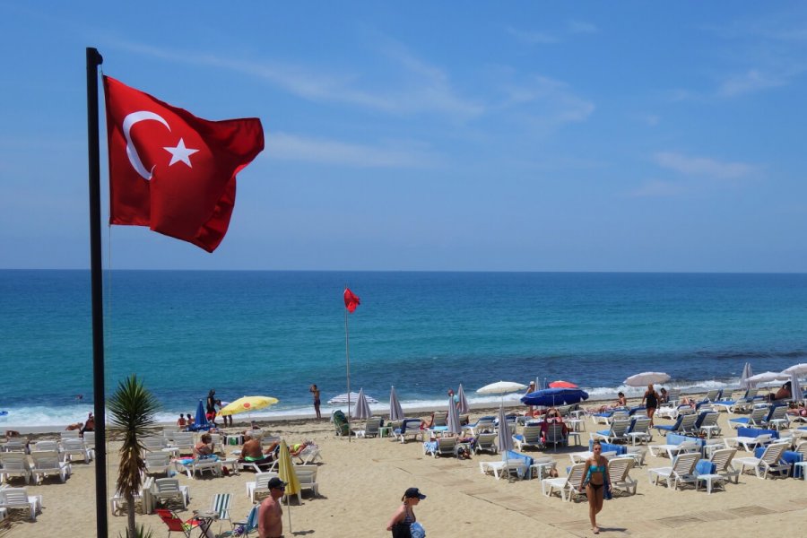 Спрос на туристические туры в Турцию снизился почти в полтора раза из-за роста цен