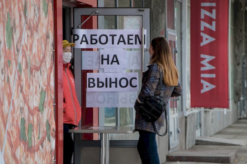 Будет ли закрываться. Кафе закрытие на карантин. Магазины одежды закрываются. Закрыты кафе на карантин. Кафе закрыто.